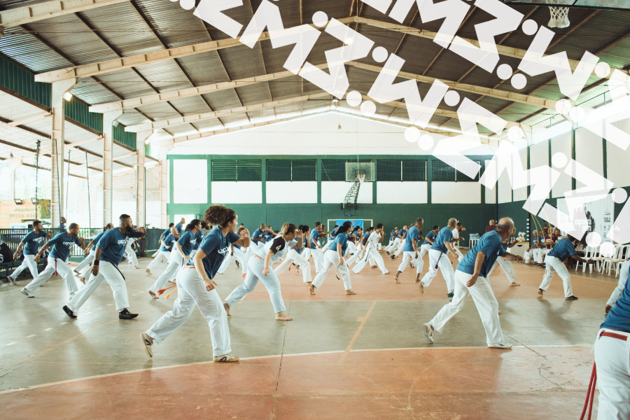 A capoeira studio class full of members