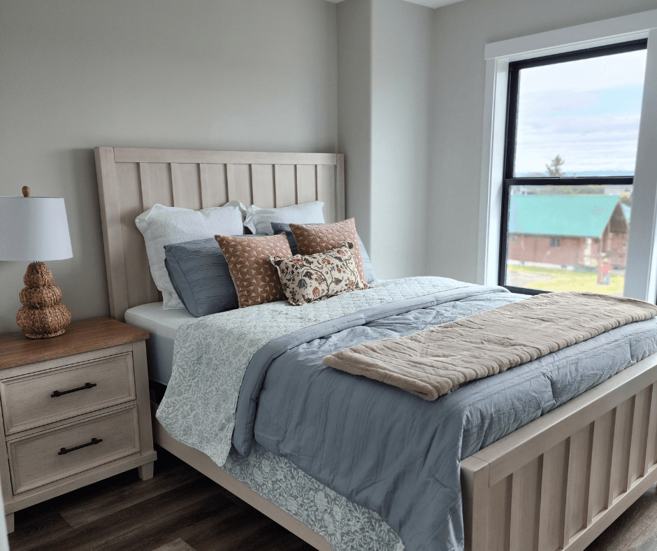 An image of one of the additional queen bedrooms in the retreat house